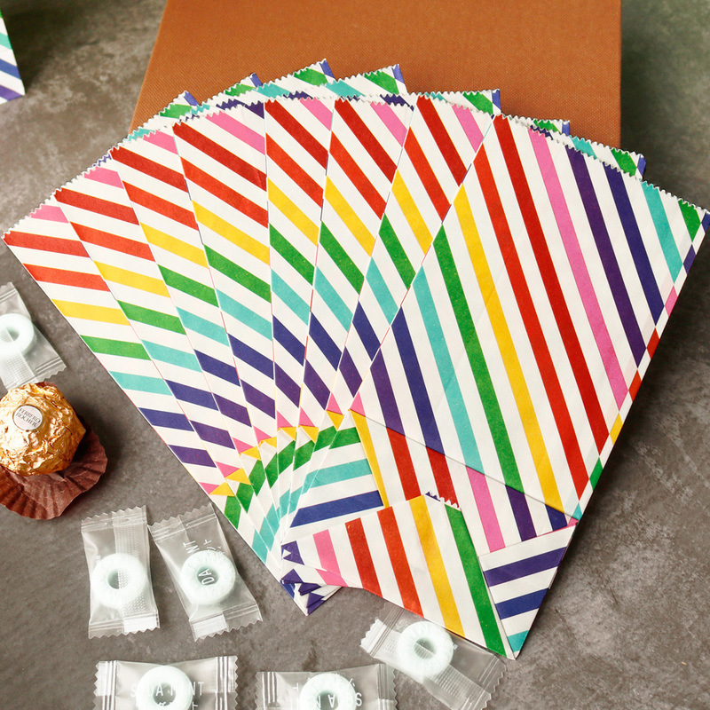 Small Paper Bags Rainbow Print - огляд і ціна Wedding Favor Box